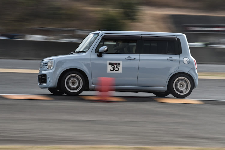 アルトラパンのラパン・HE22S・HE22Sラパン・サーキット走行に関するカスタム事例の投稿画像1枚目