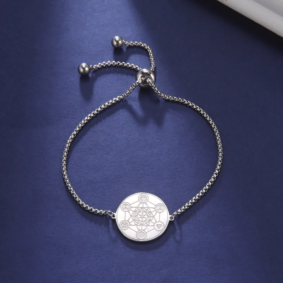 Modieuze elegante roestvrijstalen armband voor dames. Duurzaam en stijlvol, perfect voor dagelijks gebruik en speciale gelegenheden. Verfraai uw outfit.