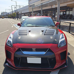 NISSAN GT-R