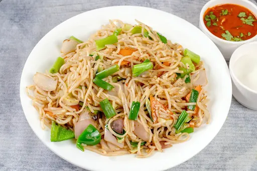 Veg Hakka Noodles