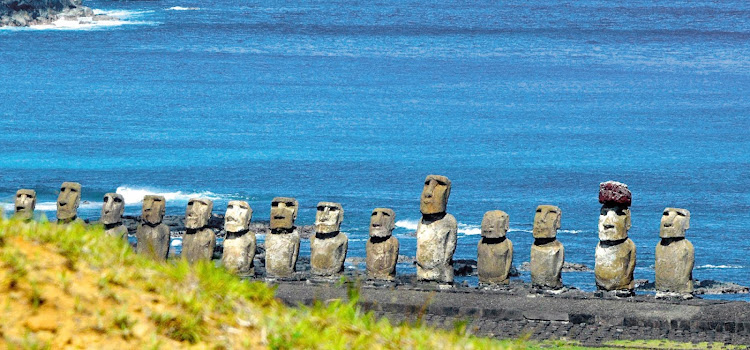 Moai were monolithic human figures carved by the Rapa Nui people on Easter Island in eastern Polynesia between the years 1250 and 1500 AD.