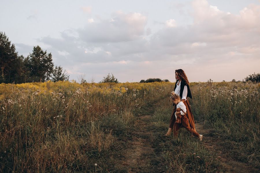 Wedding photographer Elena Sukhova (perishko). Photo of 24 November 2022