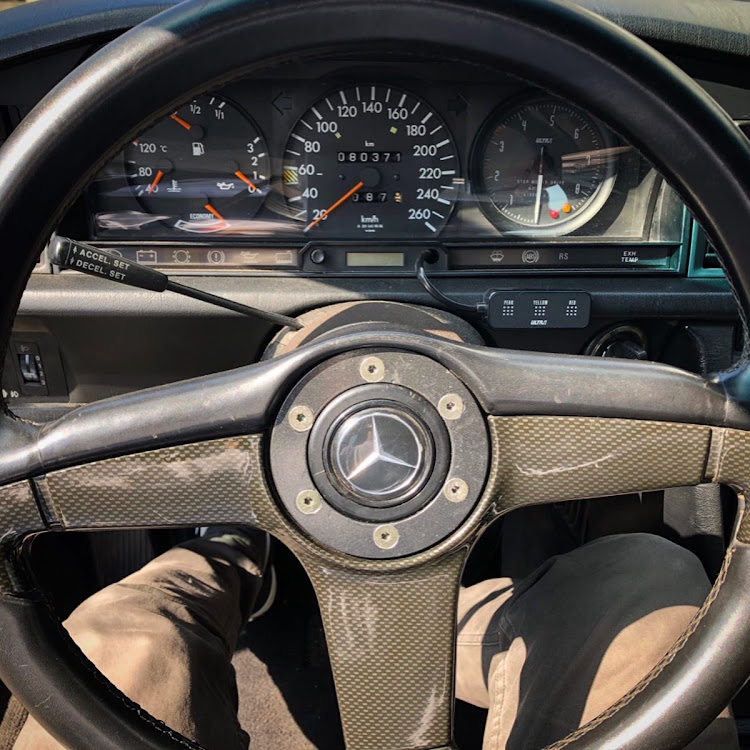 wa_さんが投稿したW201・MercedesBenz・190E・oldschoolに関するカスタム事例の投稿画像4枚目