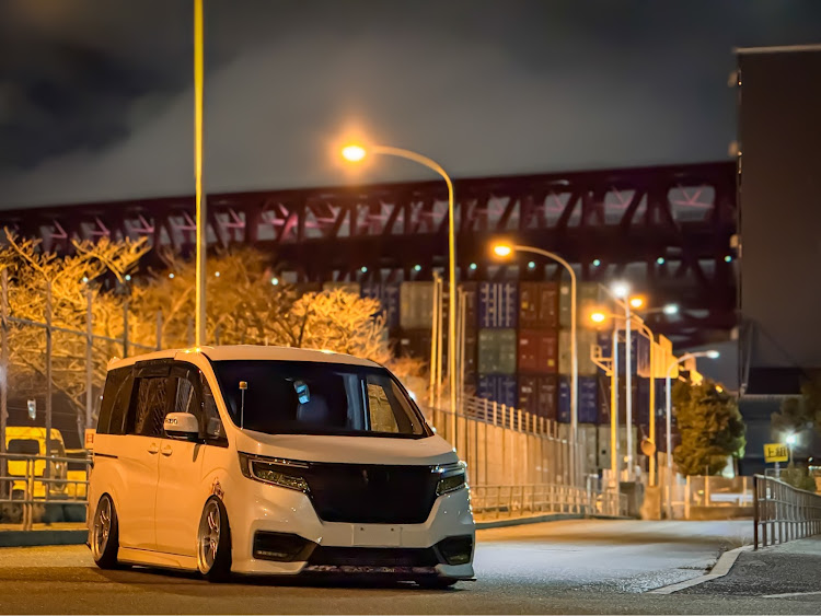 ステップワゴンスパーダの大阪オートメッセ2025・大阪チョットメッセ・バックシャンな愛車・夜のストリート・STEP CREW SQUADに関するカスタム事例の投稿画像1枚目