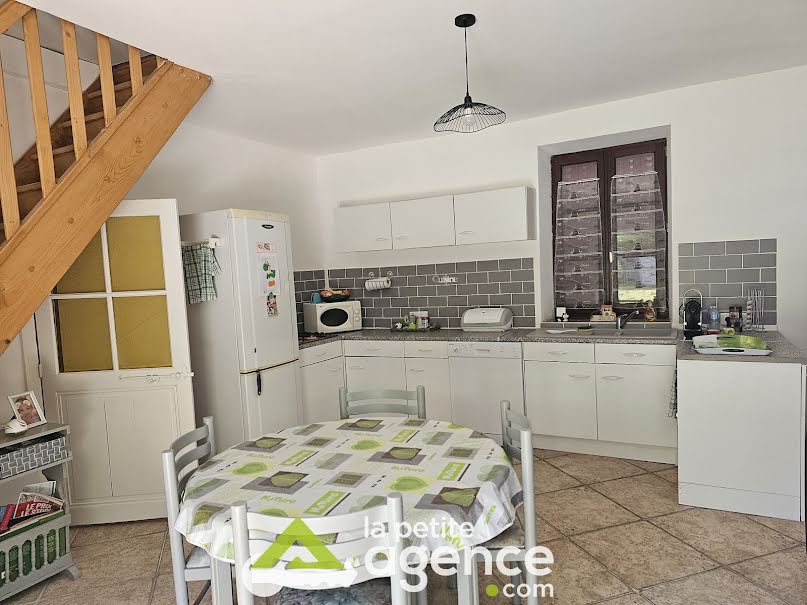 Vente maison 2 pièces 62 m² à Blet (18350), 92 000 €