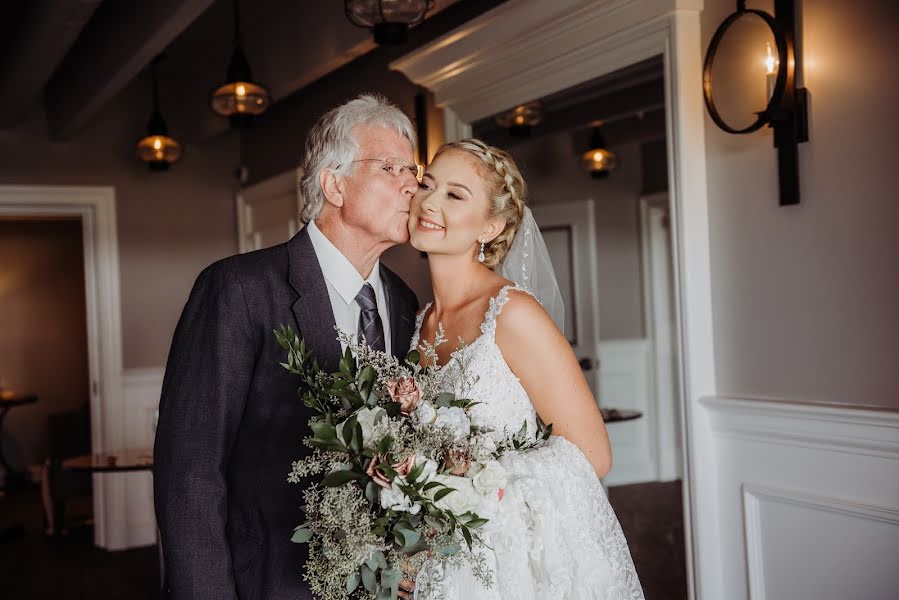 Fotografo di matrimoni Kimberly Tetrault (kimtetrault). Foto del 30 dicembre 2019