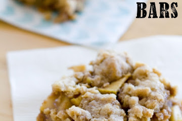 Caramel Apple Crumb Bars 