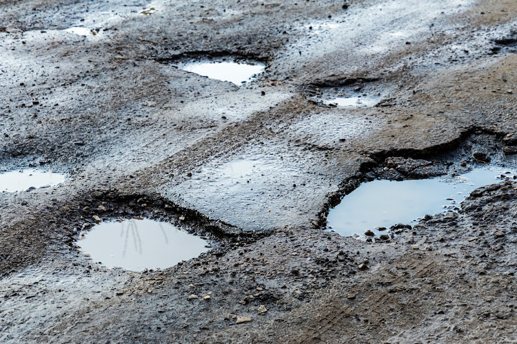 The Gauteng government has reached an MOU with local municipalities on the tarring of roads and filling of potholes. Stock image.