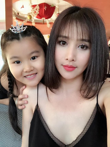 Cô đang cố gắng ổn định kinh tế để đón con gái về cùng