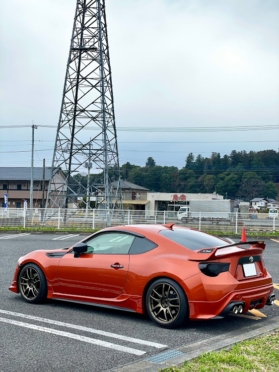 86の通行止めかよ・桜コラボ断念・ZN6・道路工事中・エアバルブキャップ交換に関するカスタム事例の投稿画像1枚目