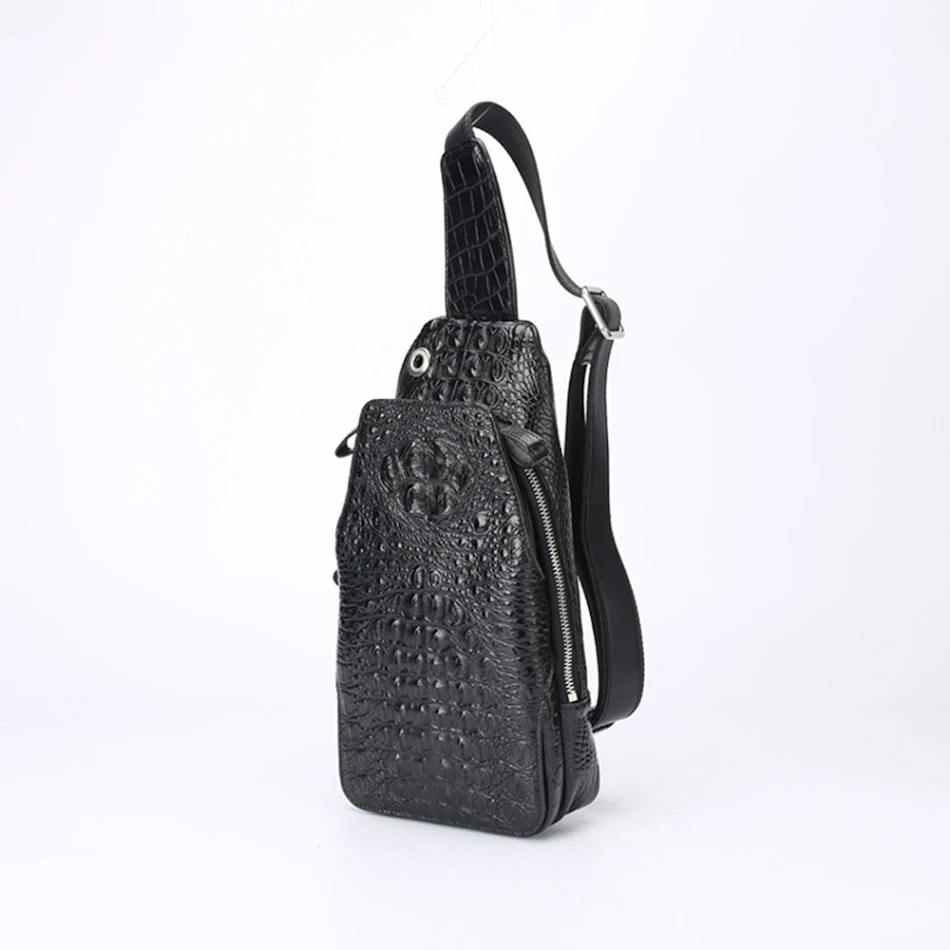 Bolsa de peito masculina moderna para viagens ao ar livre. Conforto e praticidade com design elegante e espaço para seus pertences essenciais.