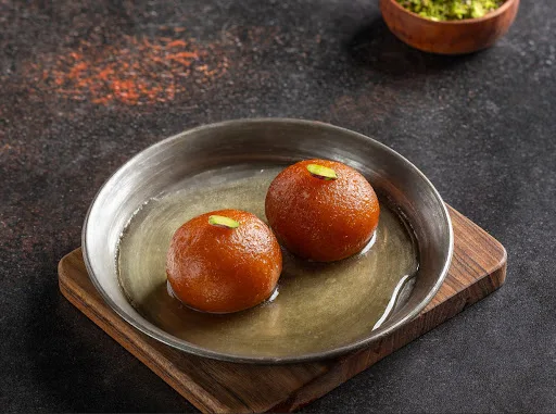 Naram Garam Gulab Jamun (2 Pieces)