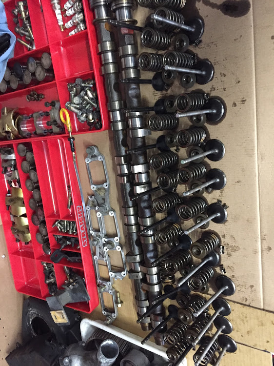 スカイライン GT-RのDIY・エンジンオーバーホール・RB26・BCNR33・スカイラインGT-Rに関するカスタム事例の投稿画像1枚目