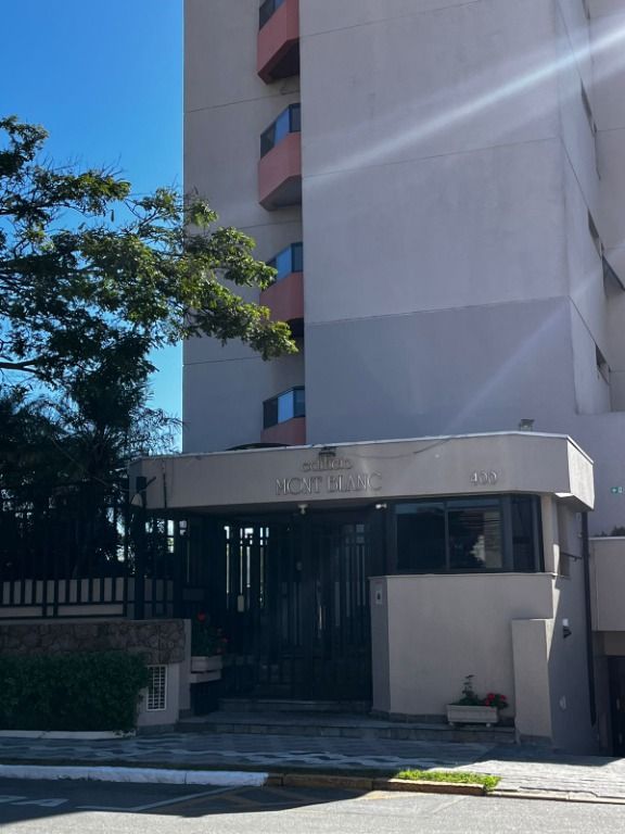 Apartamentos à venda Conjunto Residencial Irai