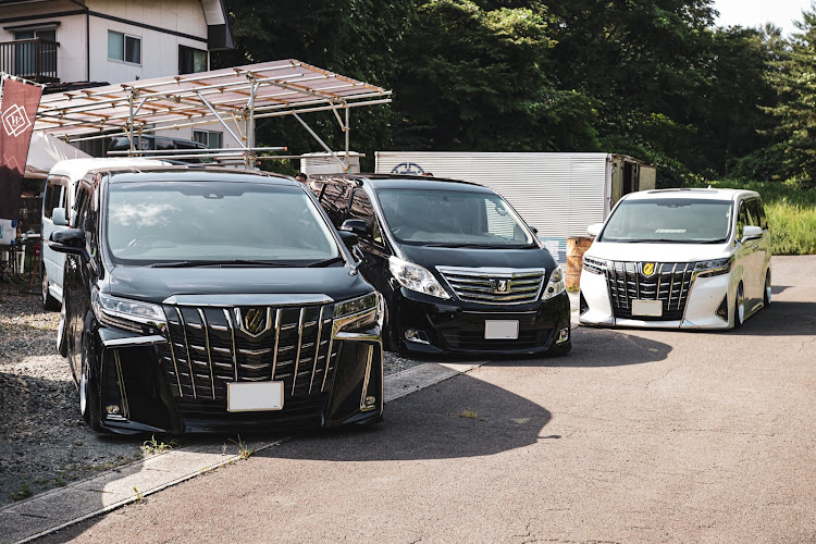 アルファードの8月もよろしくお願いします・夏休み・空気脚・純ベタ・オニコウベMTに関するカスタム事例の投稿画像4枚目