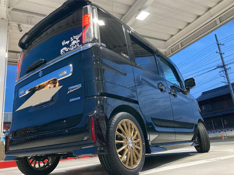 スペーシアカスタムの洗車・ホイール・ゴールドホイール・インチダウンに関するカスタム事例の投稿画像2枚目