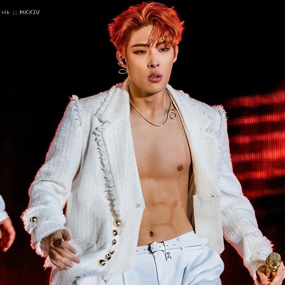 Hongjoong abs