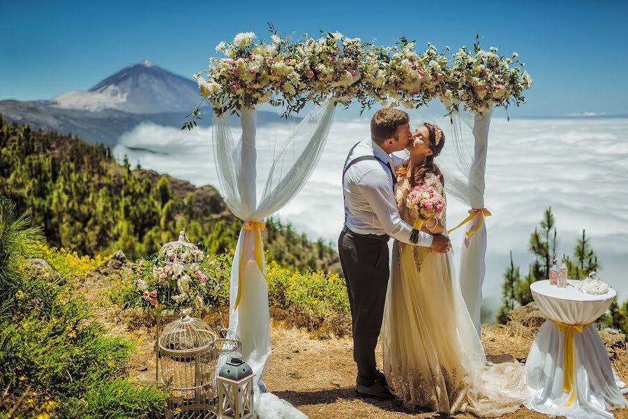 Fotografo di matrimoni Lyudmila Bordonos (tenerifefoto). Foto del 20 febbraio 2020