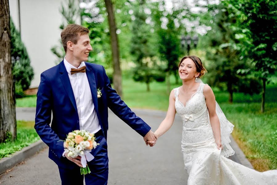 Wedding photographer Viktoriya Scheka (viktoriiashcheka). Photo of 19 August 2017