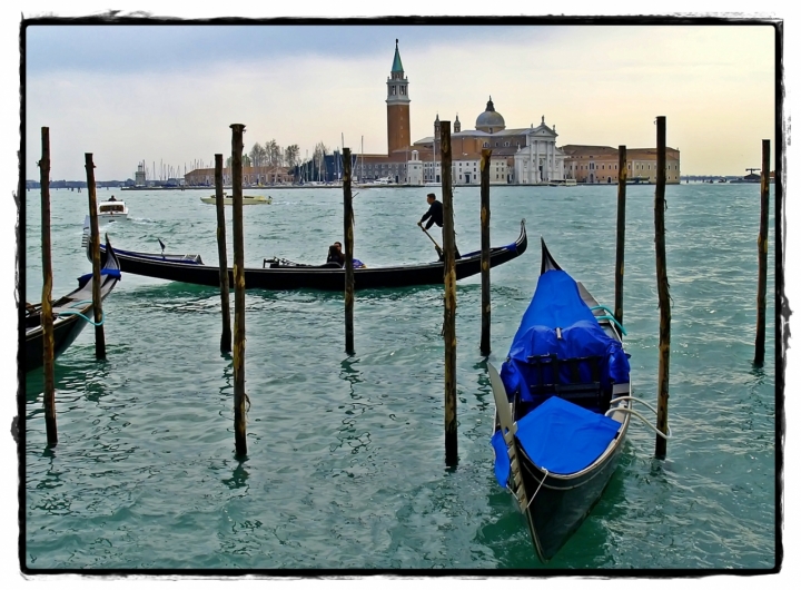 IL BLU A VENEZIA di Paolo Scabbia