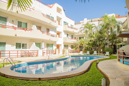 Appartement avec piscine 1