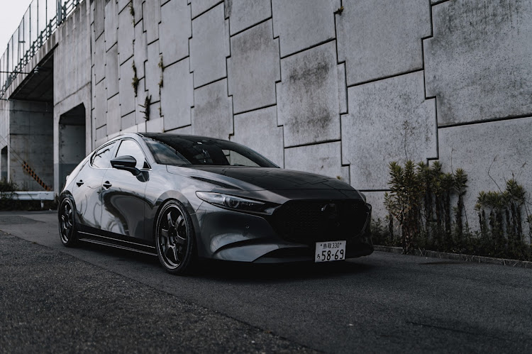 MAZDA3の紫陽花・神社に関するカスタム事例の投稿画像2枚目