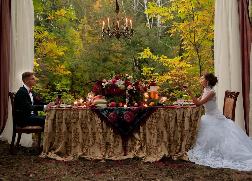 Fotógrafo de casamento Natalya Vlasova (fotovlasova). Foto de 10 de março 2016