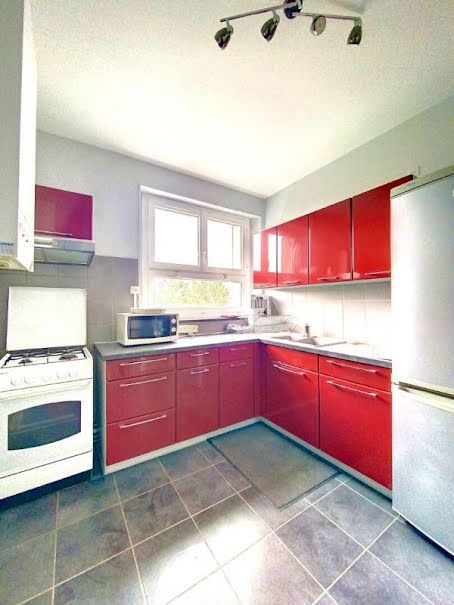 Location  appartement 3 pièces 66 m² à Clermont-Ferrand (63000), 400 €