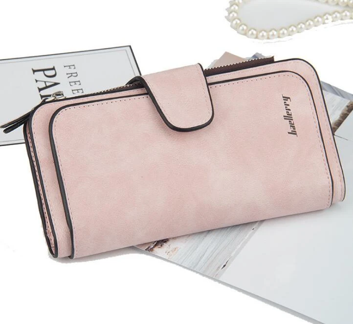 Modische Damen Geldbörse für stilvolle Organisation von Karten, Bargeld und Ausweisen. Alltagstauglich und sicher – ein Must-have Accessoire.