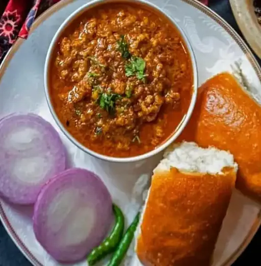 Chicken Kheema Pav [Combo]