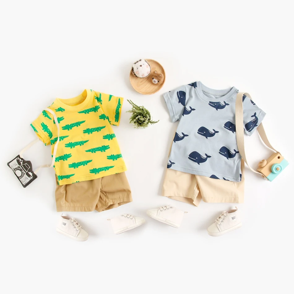 Sommeranzug für Jungen mit Cartoon-Tier-Design Babykleidung für den Sommer. Leichte, atmungsaktive Kleidung, perfekt für warme Tage und Spielzeit.