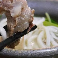 新營李家宇航牛肉湯