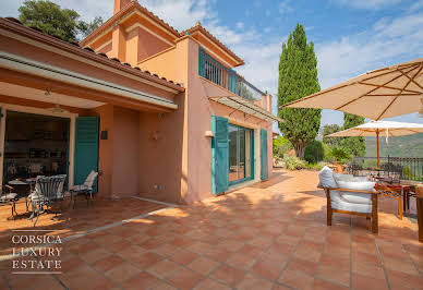 House with pool and terrace 4