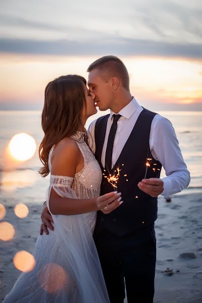 Fotógrafo de casamento Yuliya Reznichenko (manila). Foto de 9 de agosto 2019