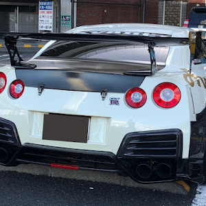 NISSAN GT-R