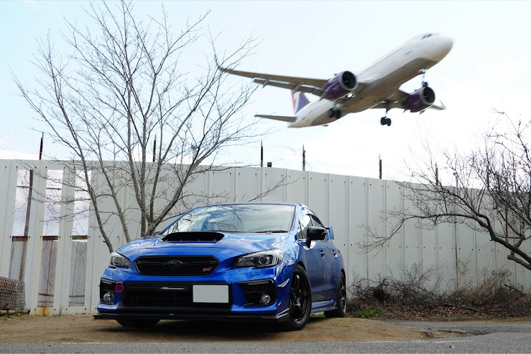 WRX S4のSONY α7CII・ガソリン高騰中・ATCツーリング・千葉ツー・飛行機とコラボに関するカスタム事例の投稿画像1枚目