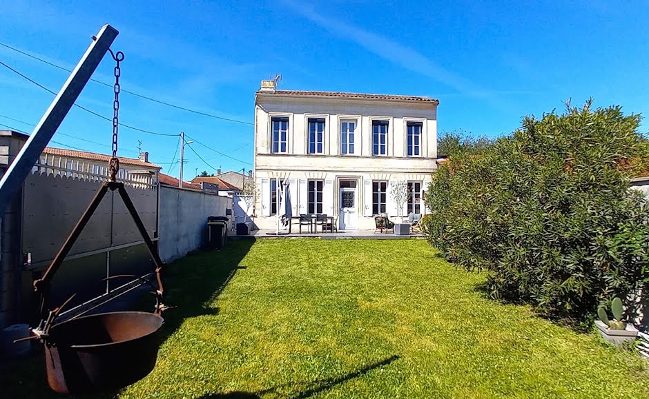 Vente maison 7 pièces 215 m² à Pauillac (33250), 315 000 €