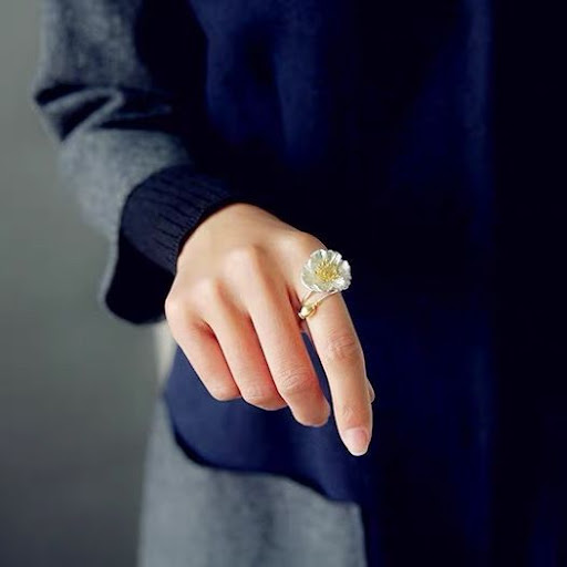 Title 2, Womens Platinum Gold-plated Point Gold Flower ...