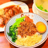 鬍鬚張魯肉飯(中壢環東店)