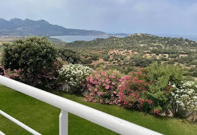 Seaside villa with pool and garden 3