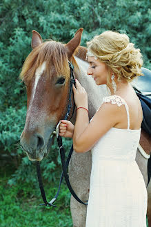 Wedding photographer Lyudmila Dobrovolskaya (lusy). Photo of 4 May 2017