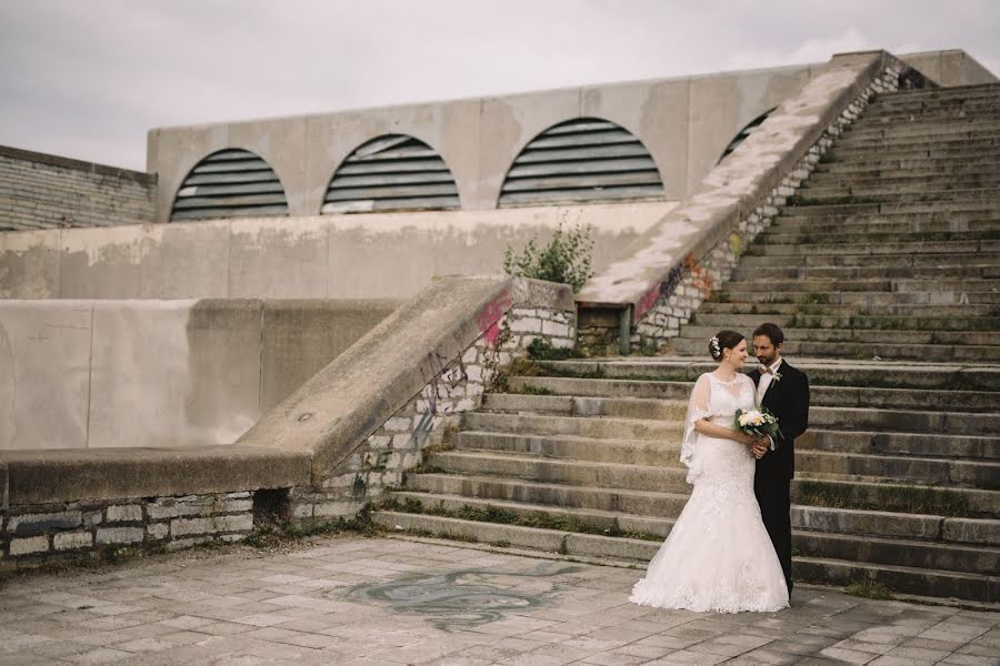 Fotógrafo de casamento Reetta Tulemo (taydenkuunkuva). Foto de 24 de dezembro 2018