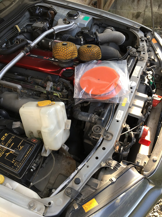 スカイライン GT-RのDIY・HIDバルブ交換に関するカスタム事例の投稿画像2枚目