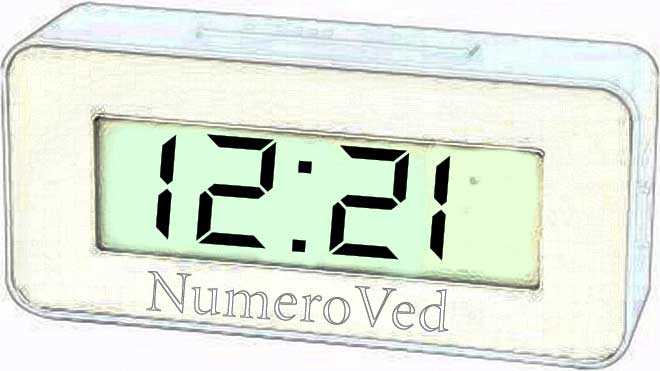 Числа на часах. 21 12 На часах. 13 31 На часах. Зеркальное число на часах 21 12. Увидеть на часах 13 13