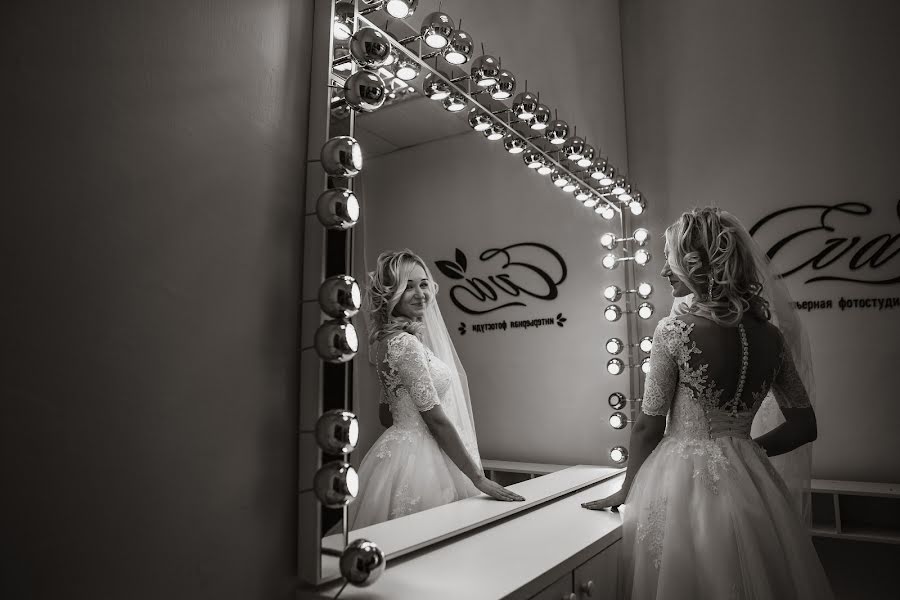 Fotógrafo de casamento Marina Yacuk-Andreychenko (marskaya). Foto de 9 de janeiro 2018