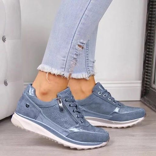 Title 7, Fashionable Korean casual shoes for men and wom...