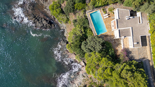 Seaside house with pool 2