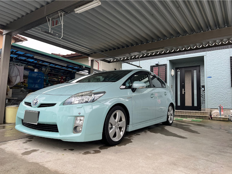 プリウスの車高調整・10月も宜しくお願いします・zvw30に関するカスタム事例の投稿画像1枚目