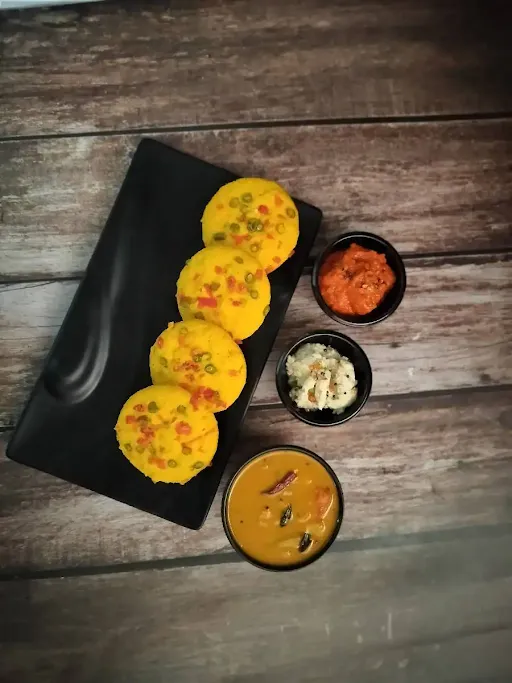 Yellow Veggies Idli Combo