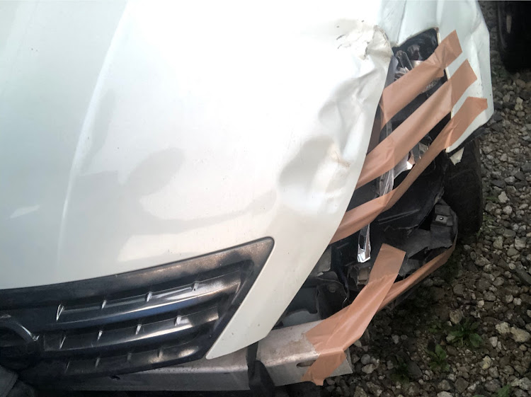 プレサージュの玉突き事故巻き込まれ・玉突き真ん中・廃車かな…。・プレサージュ・TU31プレサージュに関するカスタム事例の投稿画像2枚目